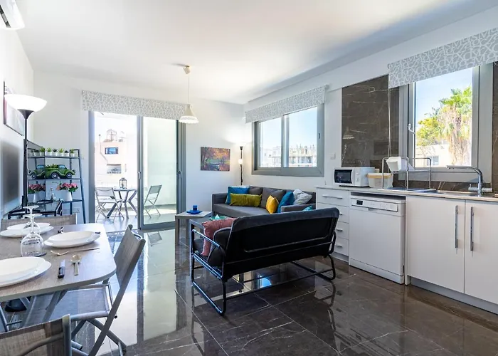 Kmeidos 1-bedroom In * Larnaca