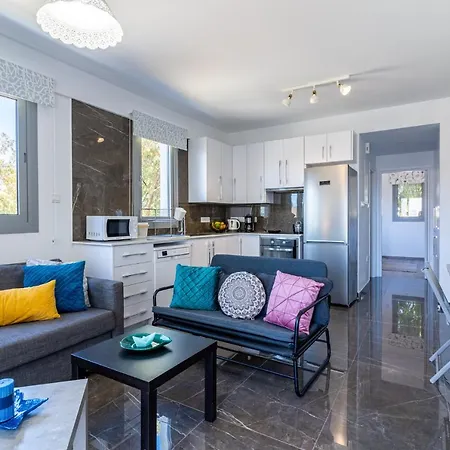 Kmeidos 1-bedroom In Lejlighed